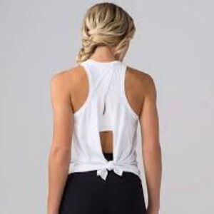 Lululemon All Tied Up Tank sz 8 - new condition white